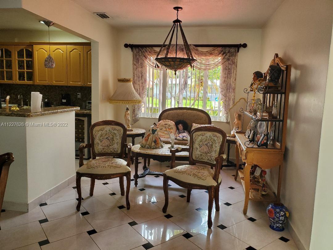 8941 Southwest 20th Street Miami, FL 33165 - Photo 5 of 29 Gallery Image 5