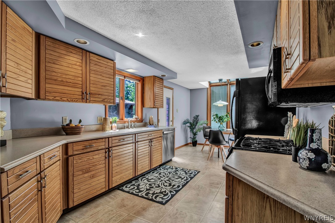 2 Partridge Run Amherst, NY 14228 - Photo 8 of 39