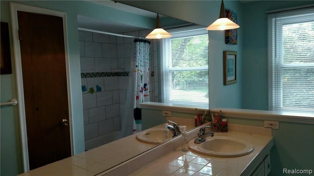 710 Rutgers Road Rochester Hills, MI 48309 - Photo 27 of 31