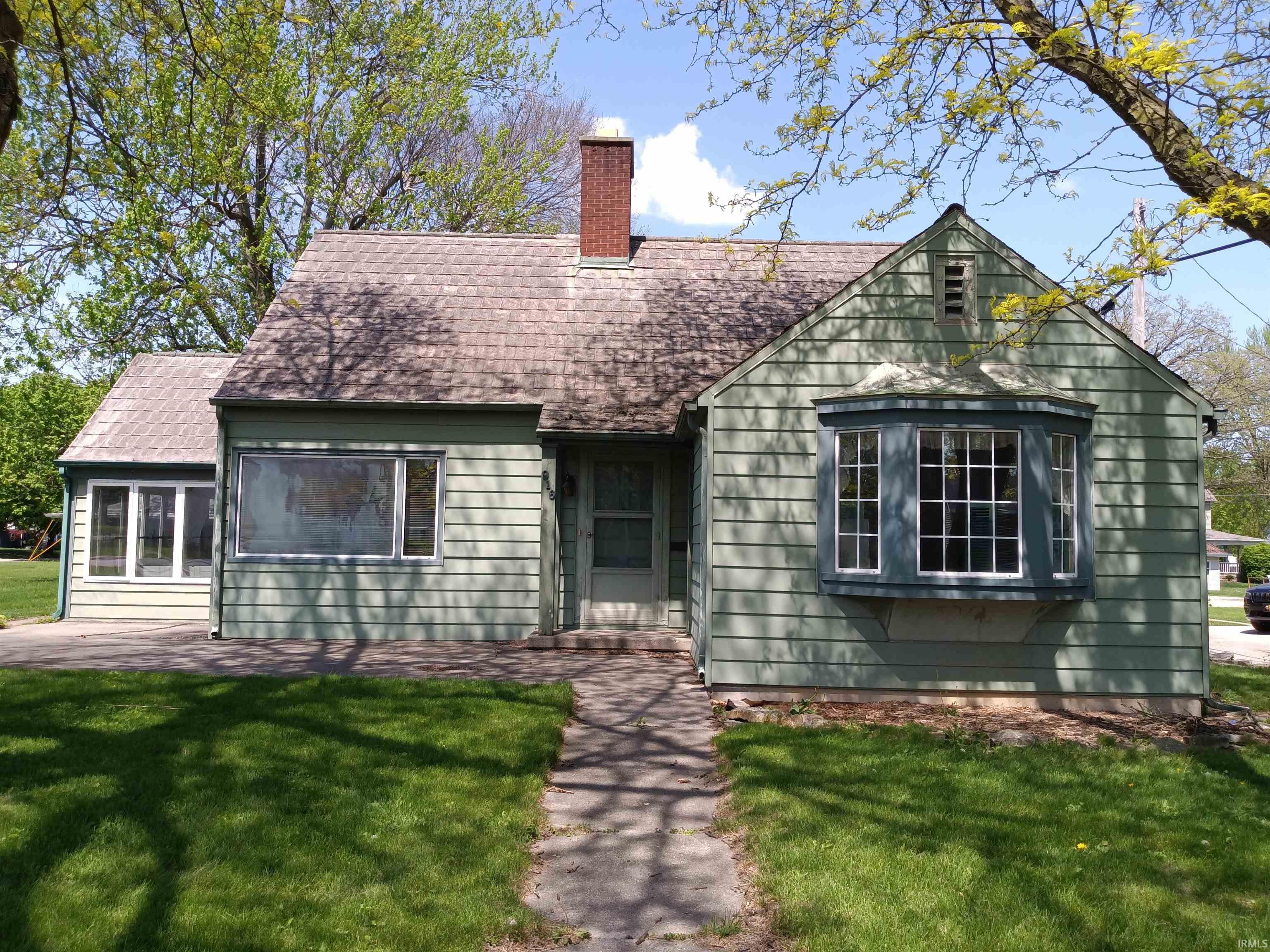 916 West Monroe Street Decatur, IN 46733 - Photo 1 of 18