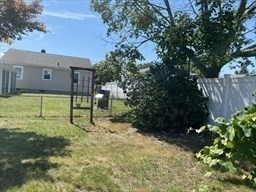 77 Manistee Street Pawtucket, RI 02861 - Photo 12 of 16