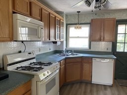 77 Manistee Street Pawtucket, RI 02861 - Photo 3 of 16