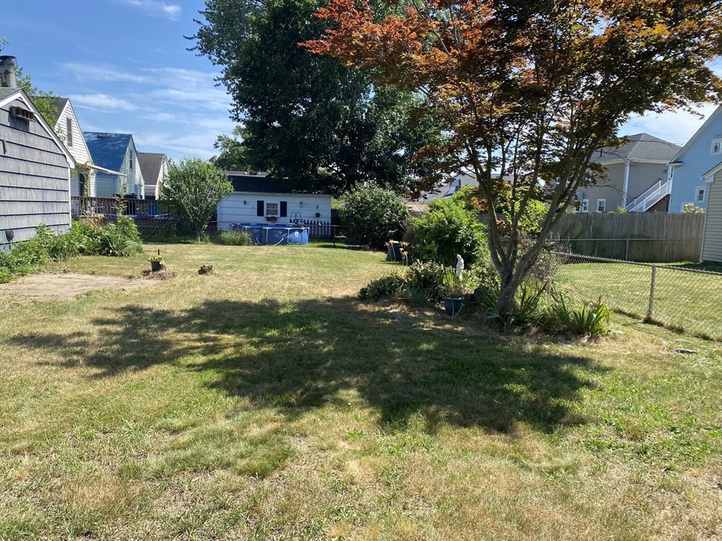 77 Manistee Street Pawtucket, RI 02861 - Photo 9 of 16