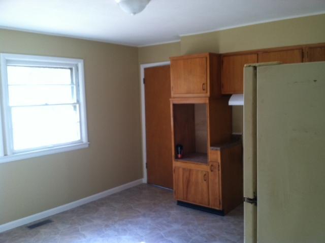 1925 Woodcrest Road Indianapolis, IN 46227 - Photo 5 of 11 Gallery Image 5