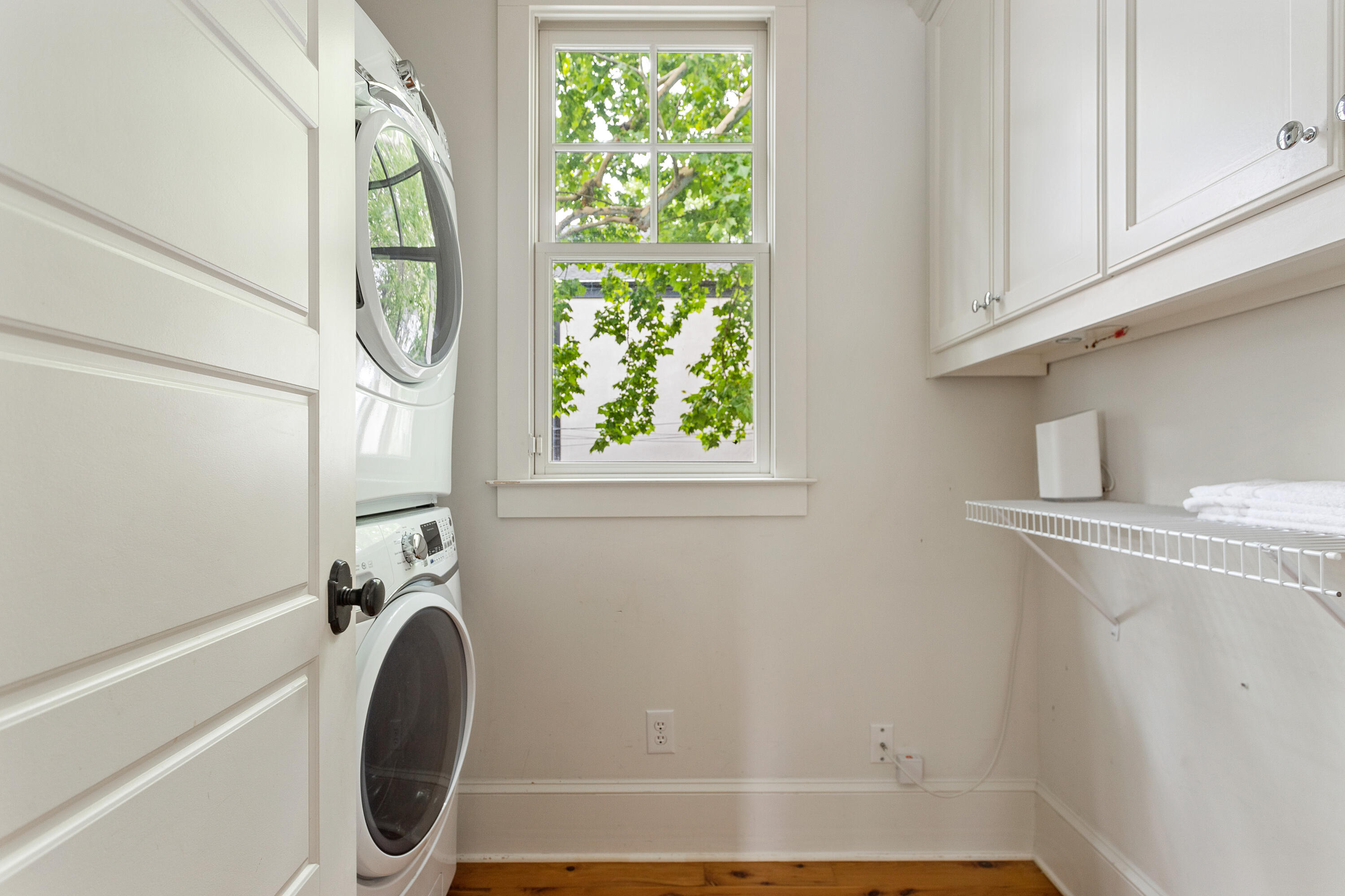 194-196 Rutledge Avenue Charleston, SC 29403 - Photo 11 of 47 Cottage Laundry area