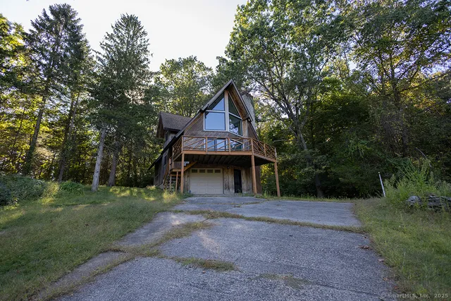 a house view with a outdoor space