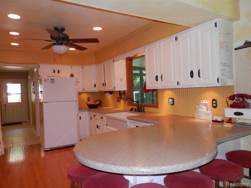 7830 Holly Road Avoca, MI 48006 - Photo 9 of 25 Kitchen