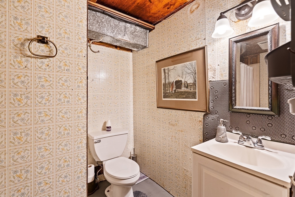 139 Burbank Road Longmeadow, MA 01106 - Photo 32 of 41