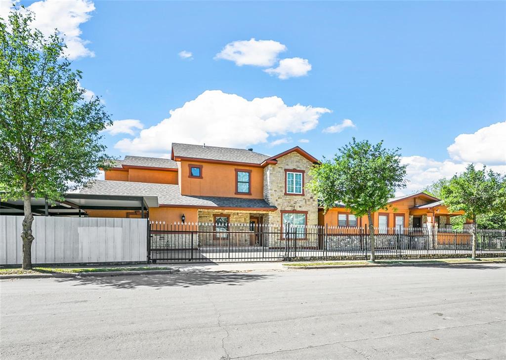 902 South Montclair Avenue Dallas, TX 75208 - Photo 1 of 32