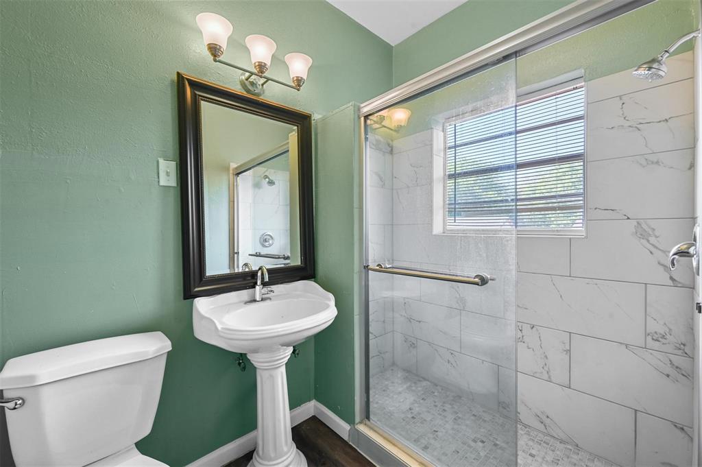 902 South Montclair Avenue Dallas, TX 75208 - Photo 15 of 32