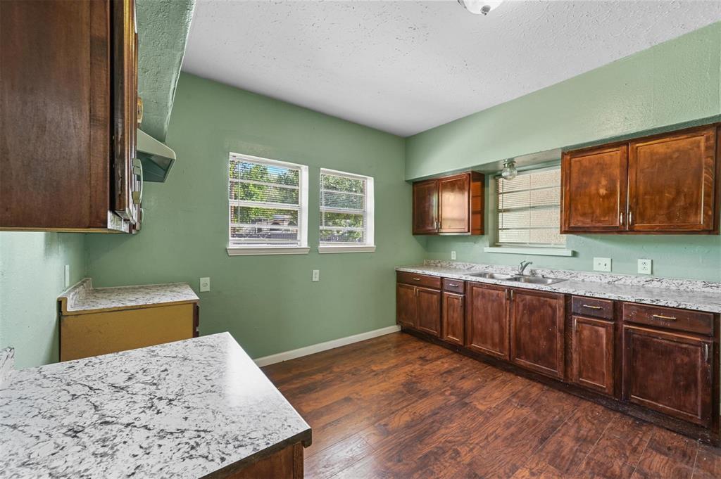 902 South Montclair Avenue Dallas, TX 75208 - Photo 16 of 32