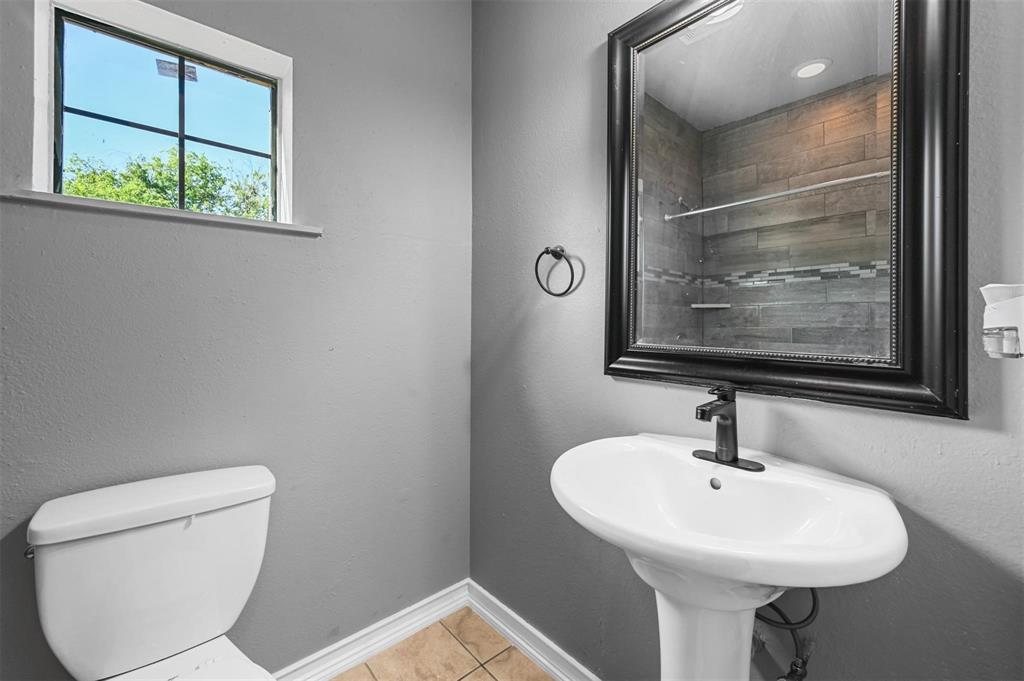 902 South Montclair Avenue Dallas, TX 75208 - Photo 25 of 32