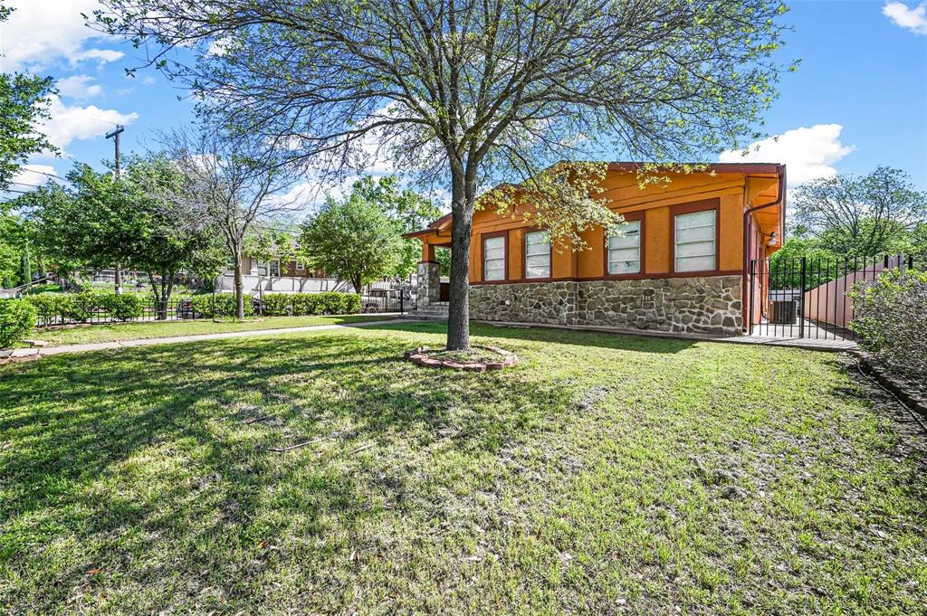 902 South Montclair Avenue Dallas, TX 75208 - Photo 4 of 32