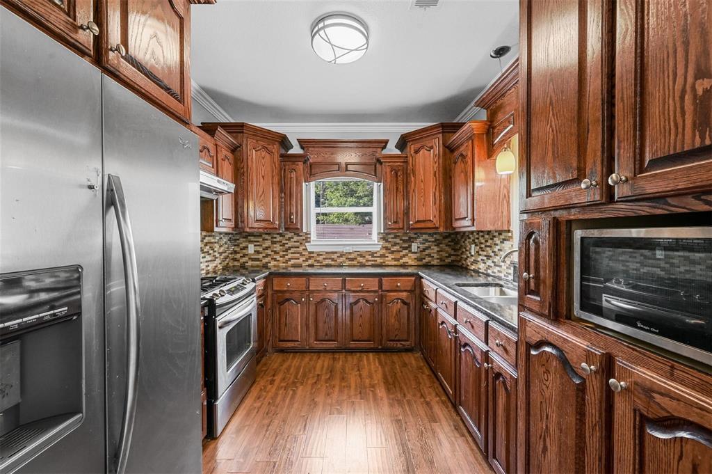 902 South Montclair Avenue Dallas, TX 75208 - Photo 8 of 32