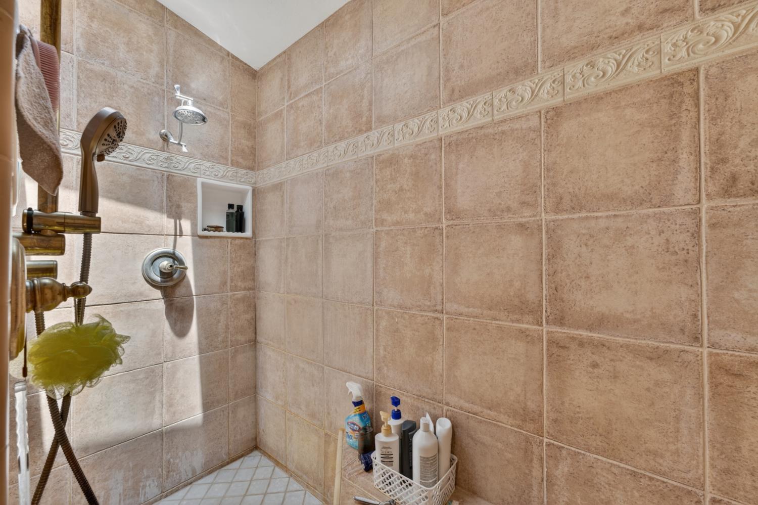 1880 Magnolia Street Gridley, CA 95948 - Photo 38 of 95 a bathroom with a shower