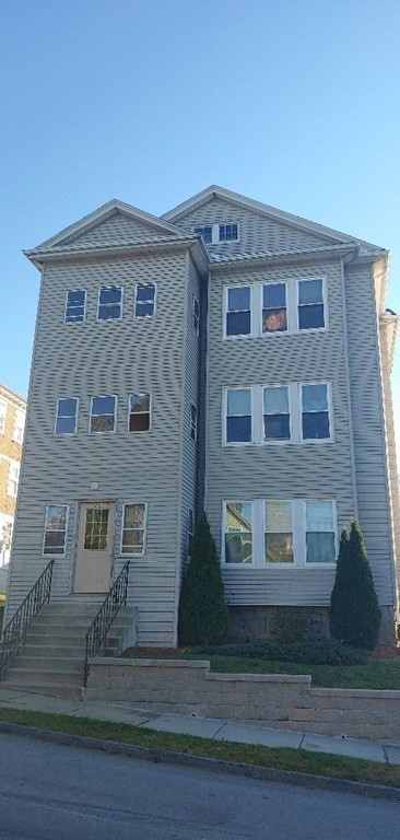20 Wabash Avenue Worcester, MA 01604 - Photo 2 of 26 a front view of a house