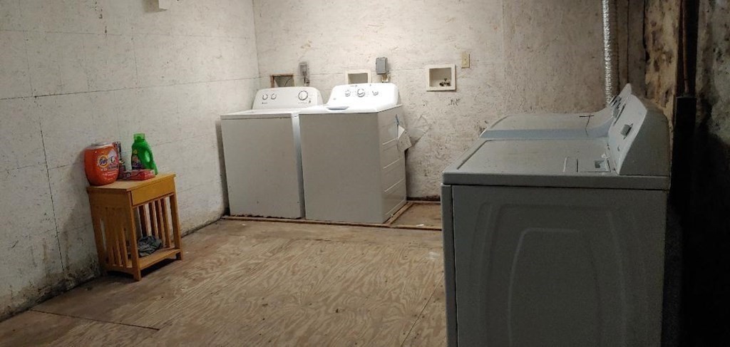 20 Wabash Avenue Worcester, MA 01604 - Photo 26 of 26 a utility room with dryer and washer