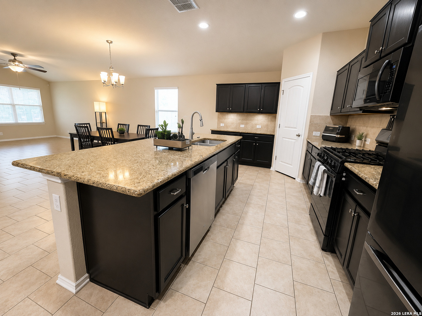 10560 Rhyder Ridge San Antonio, TX 78254 - Photo 4 of 40 Gallery Image 4