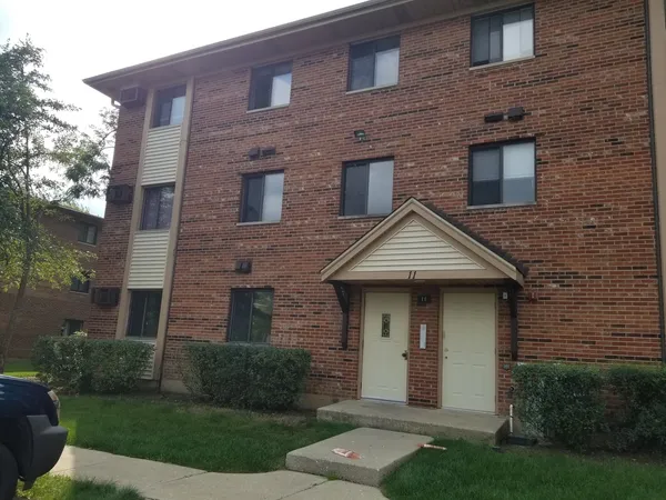 $1,700 | 11 Parkside Court, Unit 6, Vernon Hills, IL 60061