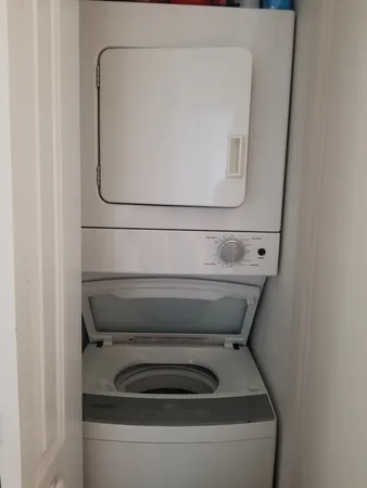 $1,700 | 11 Parkside Court, Unit 6, Vernon Hills, IL 60061