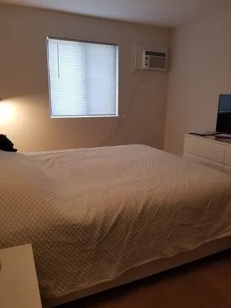 $1,700 | 11 Parkside Court, Unit 6, Vernon Hills, IL 60061