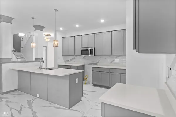 $470,000 | 210 Lynnette Way, Cumberland, IN 46229