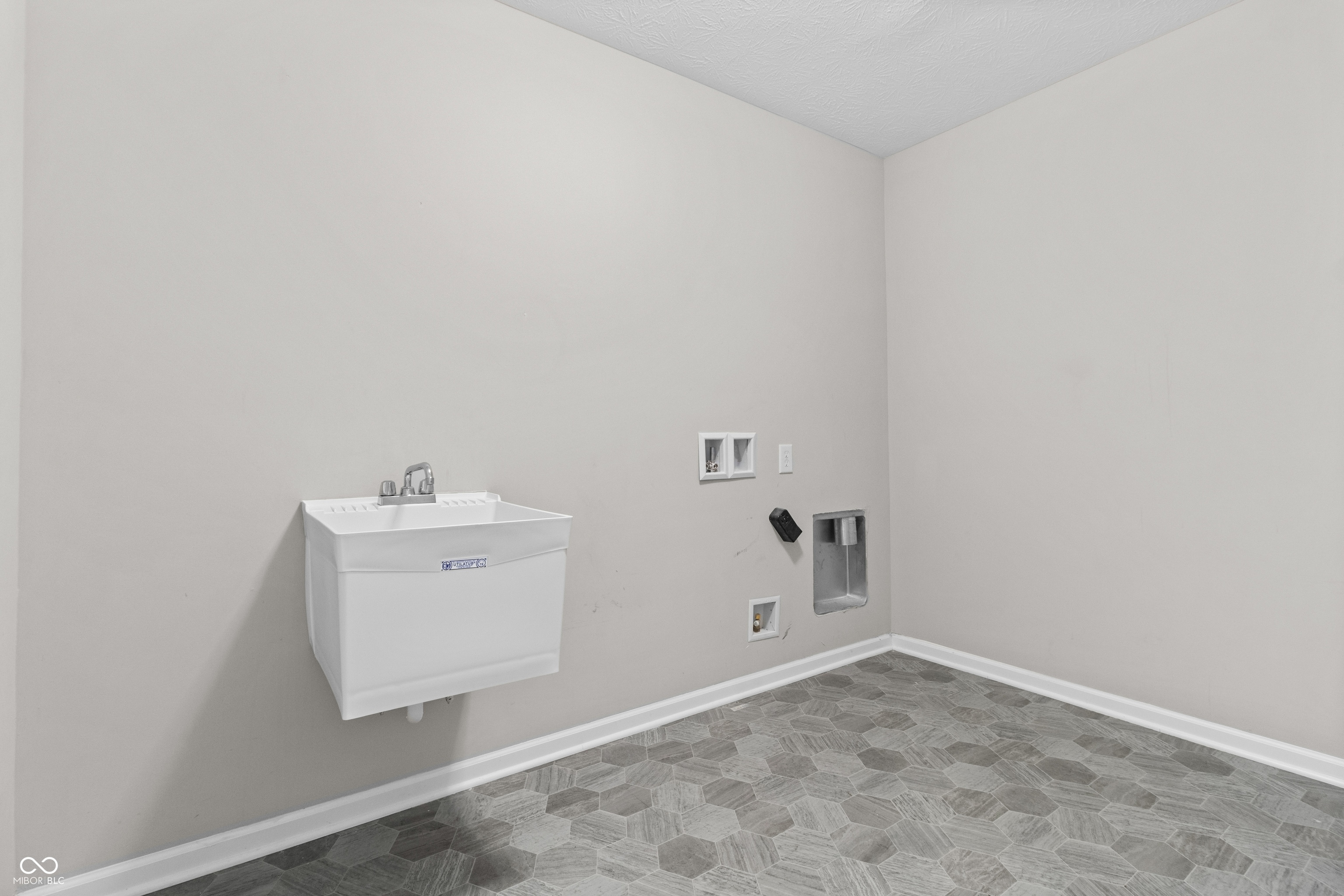 210 Lynnette Way Cumberland, IN 46229 - Photo 35 of 46