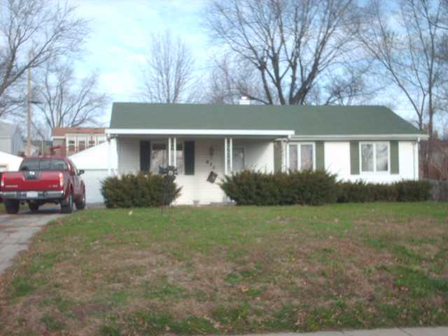 625 Sangamon Road Marquette Heights, IL 61554 - Photo 1 of 11 Gallery Image 1