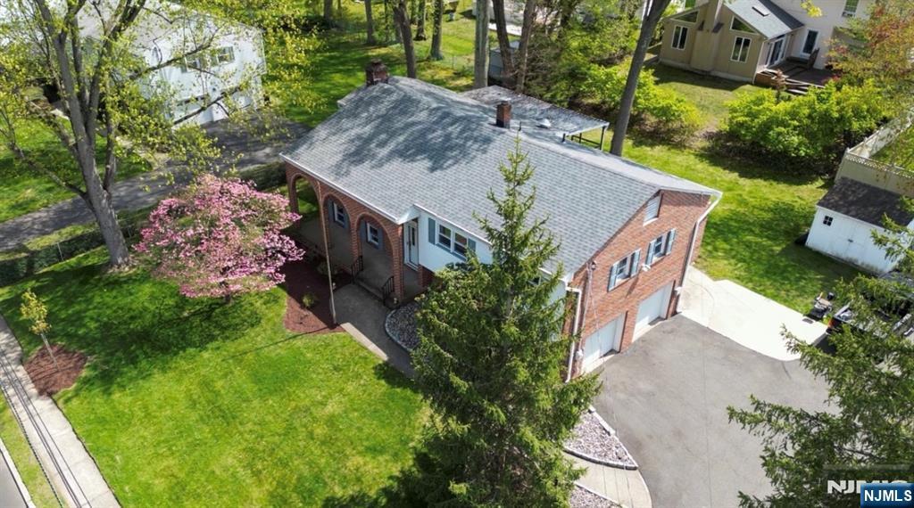 274 Seton Hall Drive Paramus, NJ 07652 - Photo 2 of 26