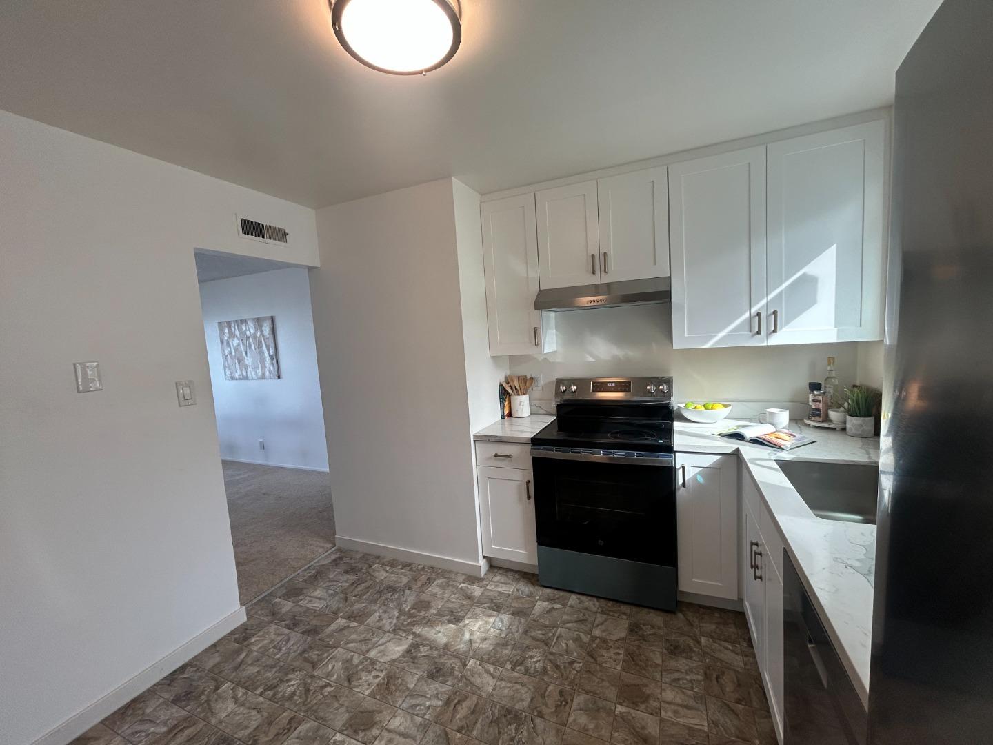 265 Crestmoor Circle Pacifica, CA 94044 - Photo 12 of 22