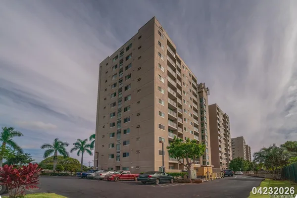$2,400 | 94-302 Paiwa Street, Unit 701, Waipahu, HI 96797