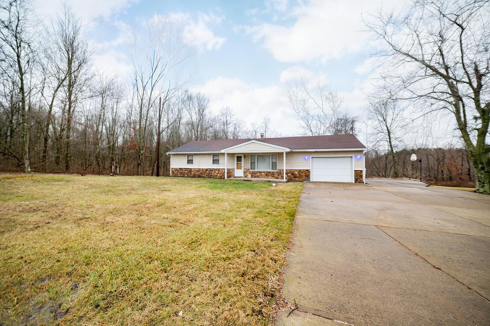 2155 Elder Road Northeast Lancaster, OH 43130 - Photo 2 of 29 DSC_2272