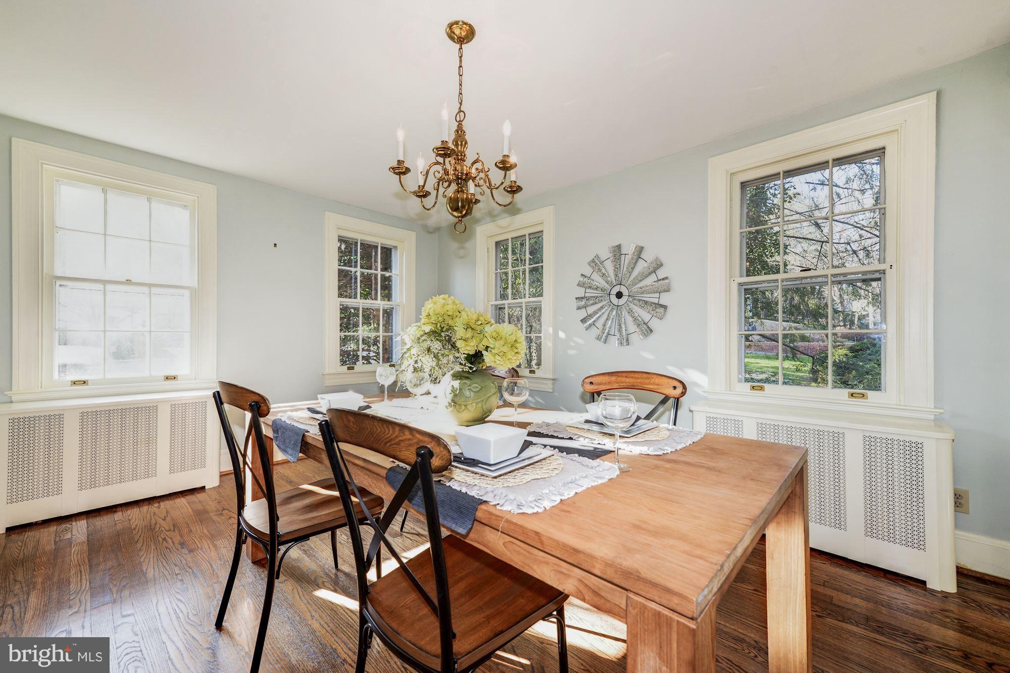 1705 Russell Road Alexandria, VA 22301 - Photo 11 of 39 Perfect For Large Family Gatherings