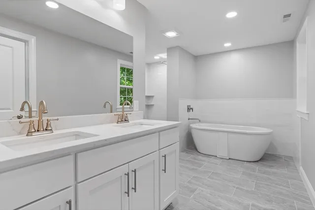 $1,888,880 | 98 Carroll Street, Unit 98, Watertown, MA 02472