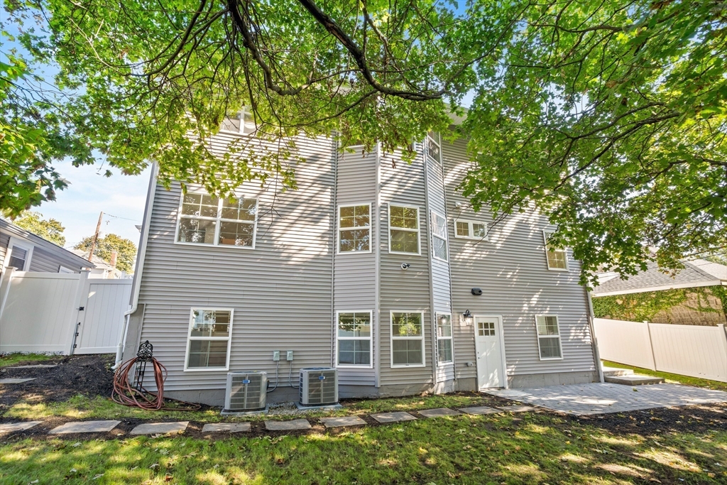 98 Carroll Street, Unit 98 Watertown, MA 02472 - Photo 6 of 42