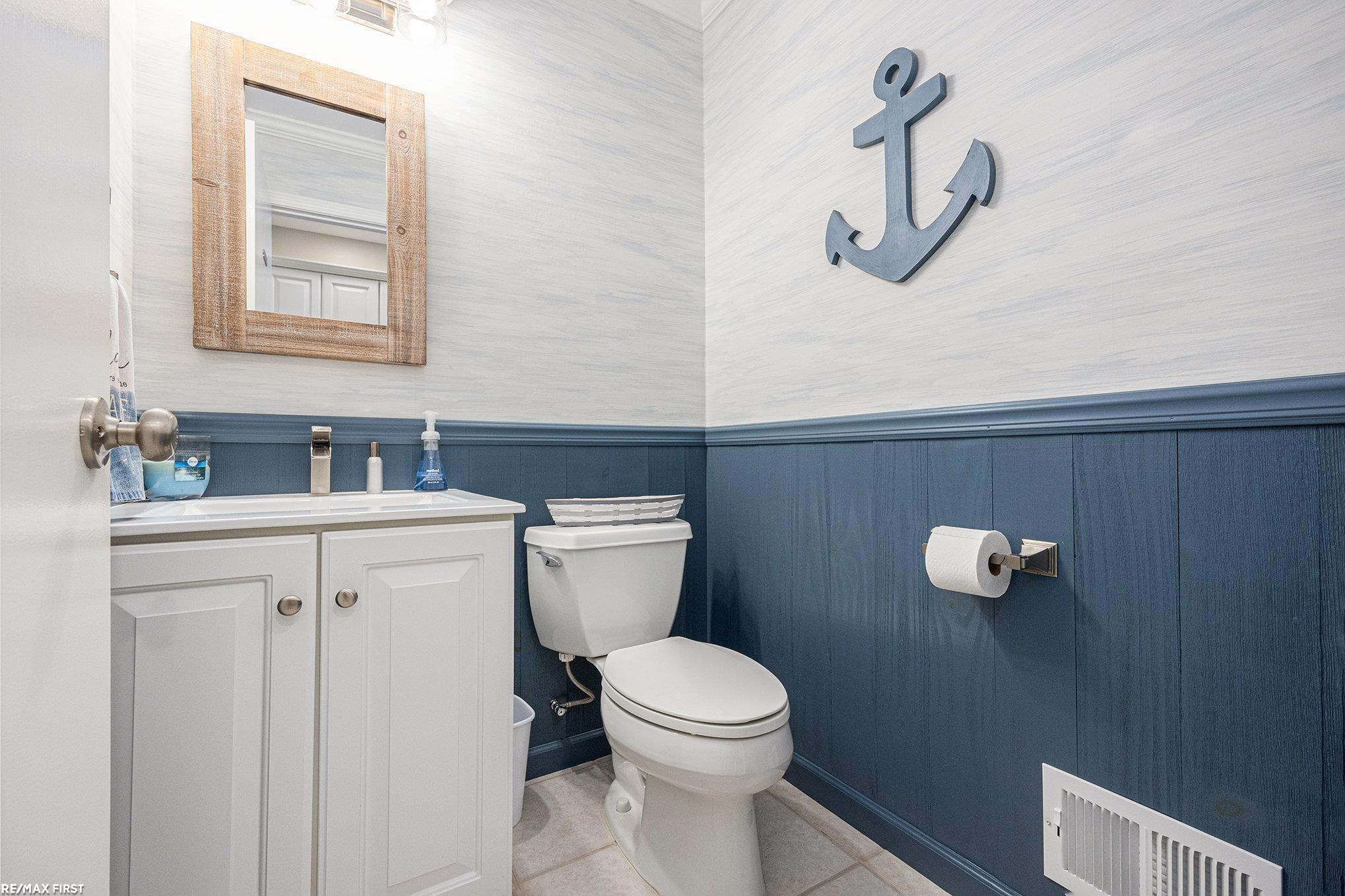 651 Pointe Tremble Road Algonac, MI 48001 - Photo 9 of 23 50156375-f6b9930e-3761-47a7-ad7e-aa79edc102a9.JPG