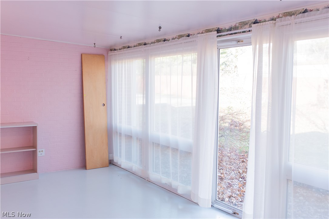 2319 Burbank Road Wooster, OH 44691 - Photo 21 of 31 Sunroom