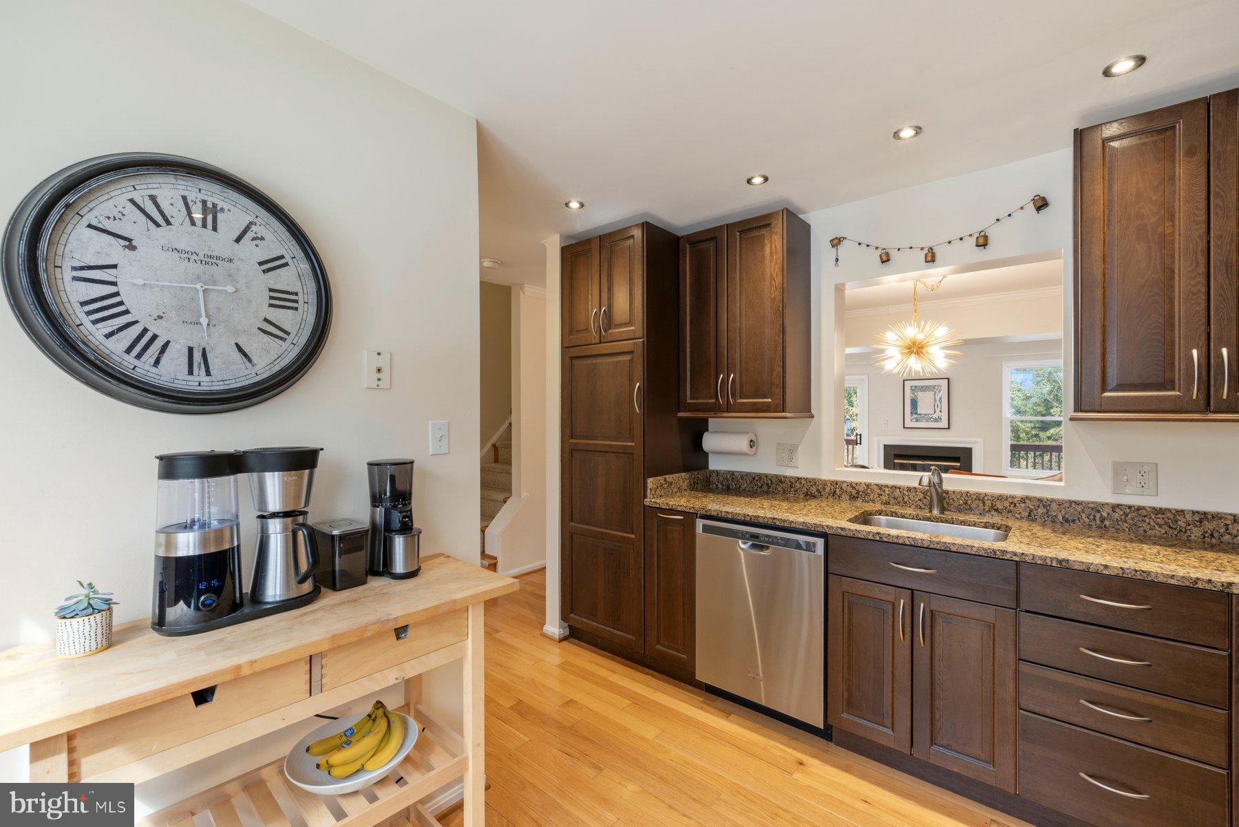 135 Kinsman View Circle Silver Spring, MD 20901 - Photo 11 of 30 Kitchen (reverse view)