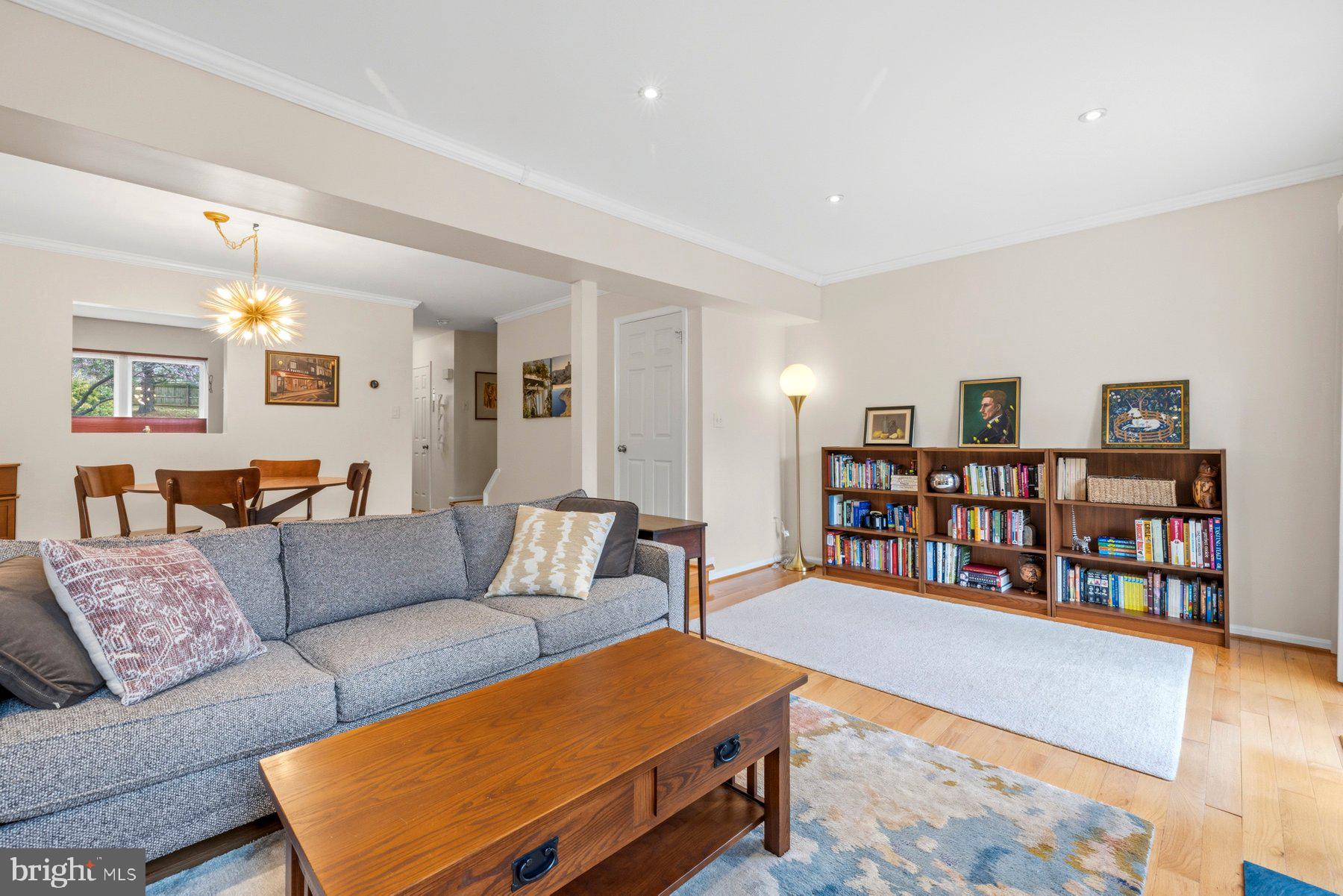 135 Kinsman View Circle Silver Spring, MD 20901 - Photo 8 of 30 Living Room (reverse view)