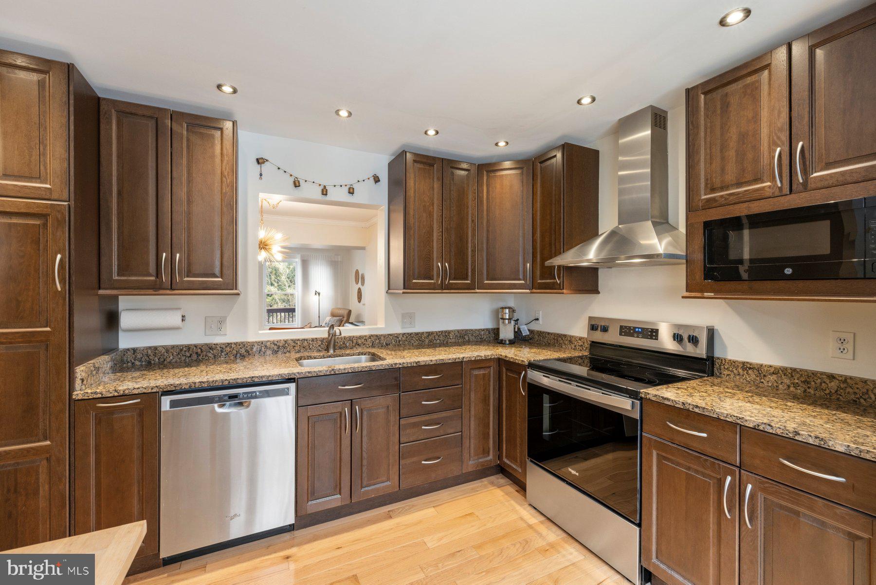 135 Kinsman View Circle Silver Spring, MD 20901 - Photo 10 of 30 Kitchen