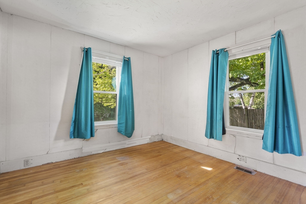 14 Saybrook Road Worcester, MA 01604 - Photo 9 of 15