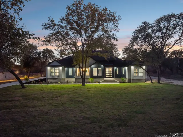 $725,000 | 181 Timber Place, La Vernia, TX 78121