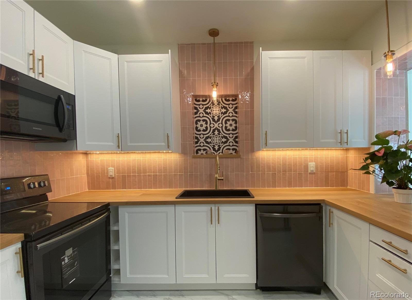 2112 Glenarm Place Denver, CO 80205 - Photo 20 of 24