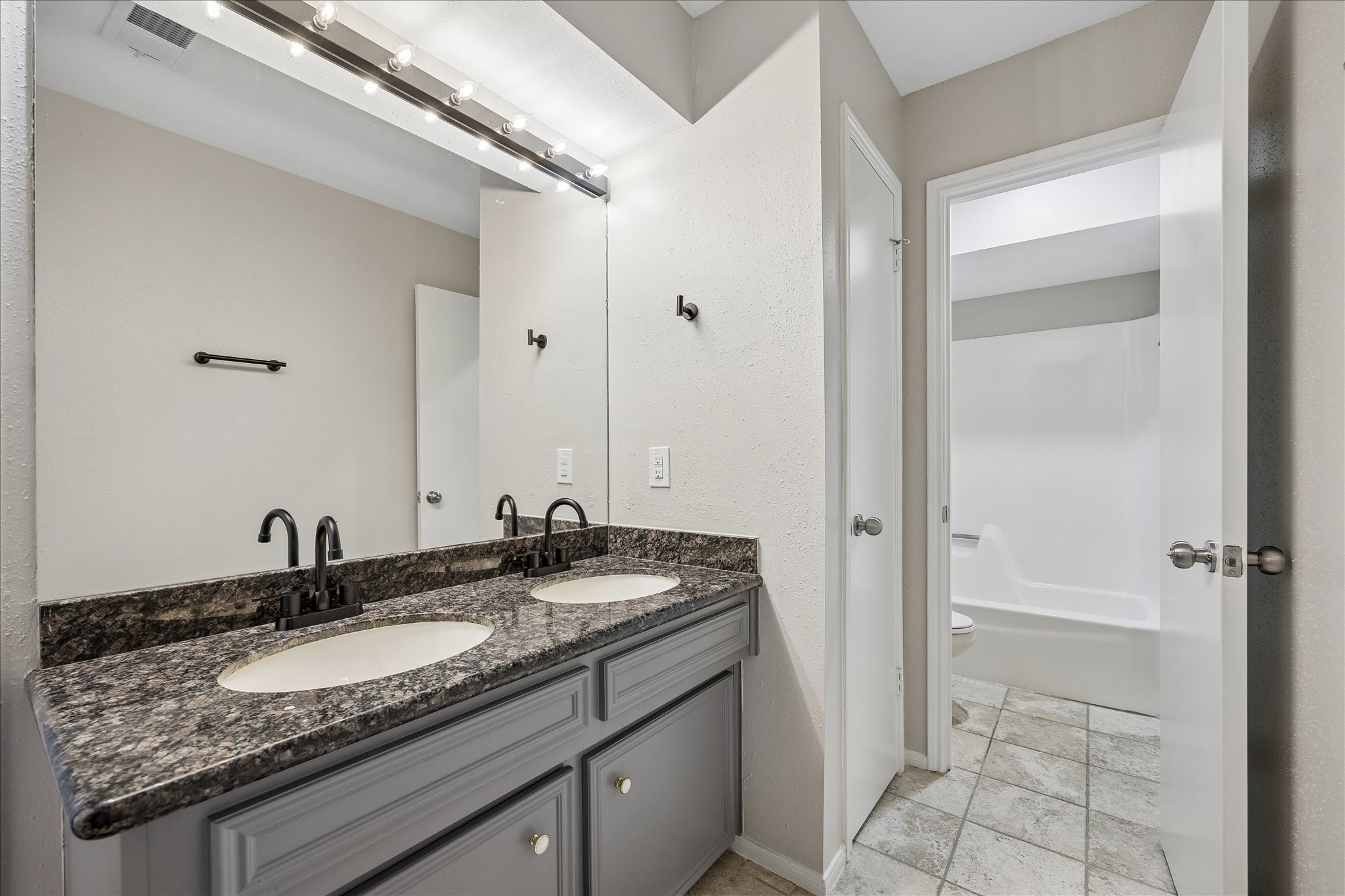 727 Bunker Hill Road, Unit 12 Houston, TX 77024 - Photo 17 of 22