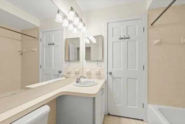 $3,300 | 18 East Springfield Street, Unit 183, Boston, MA 02118