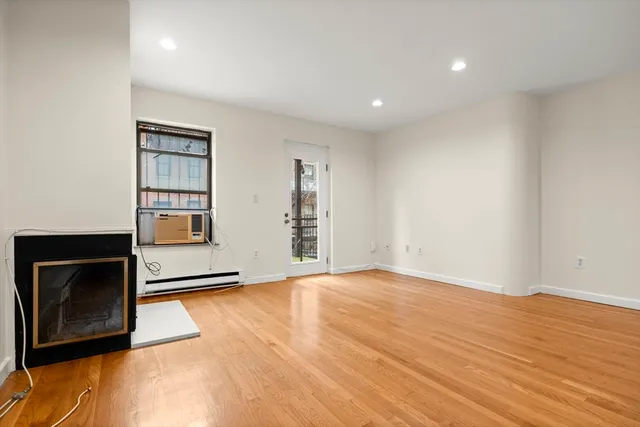 $3,300 | 18 East Springfield Street, Unit 183, Boston, MA 02118