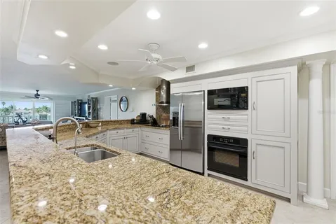 $989,000 | 544 Pinellas Bayway South, Unit F9, Tierra Verde, FL 33715