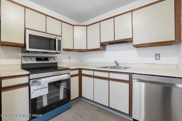 $1,875 | 145 Snowshoe Court, Unit 204, Mount Pocono, PA 18344