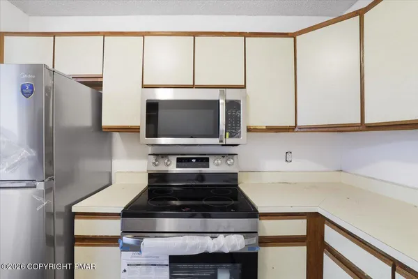 $1,875 | 145 Snowshoe Court, Unit 204, Mount Pocono, PA 18344