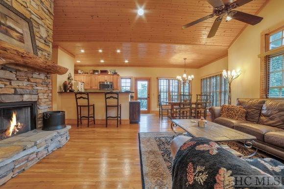 207 B Rendezvous Ridge, Unit B Cashiers, NC 28717 - Photo 3 of 15 Gallery Image 3